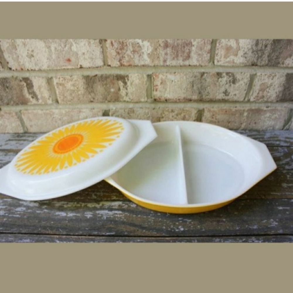 Vintage Pyrex Sunflower (2 sides) Divided 1.5 Quart Casserole Dish With Lid